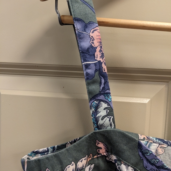 7th Avenue Design Studio NY & Co Floral Cropped Halter Top - Size Large - Picture 5 of 14